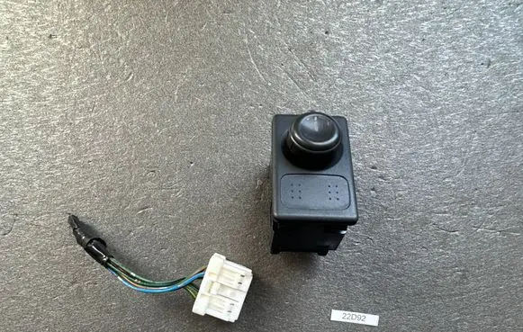 Wing mirror switch