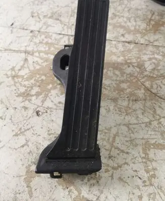 Volkswagen Golf V Accelerator throttle pedal 1K1721503P
