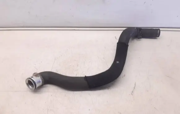 Mercedes-Benz C W204 Engine coolant pipe/hose A2045010982