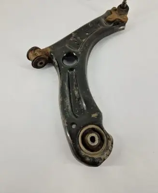 Volkswagen Jetta VI Front lower control arm/wishbone 