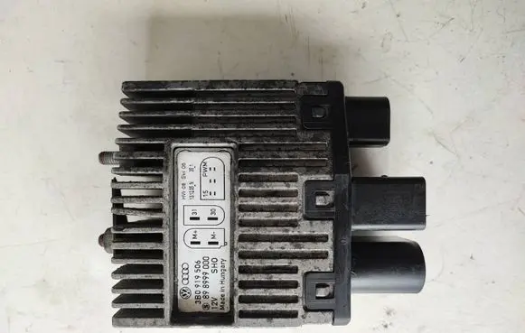 Volkswagen Transporter - Caravelle T5 Fan control module 3B0919506 898999000
