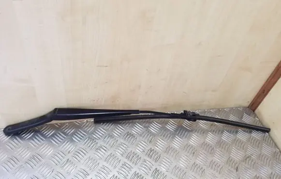 Skoda Octavia Mk2 (1Z) Front wiper blade arm 1Z2955410