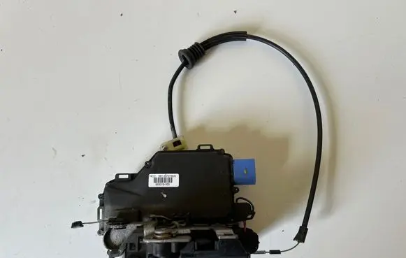 Volkswagen Transporter - Caravelle T5 Front door lock 3B1837016CC 993019300