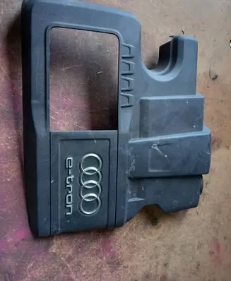 Audi A3 S3 8V Engine cover (trim) 04E103925C