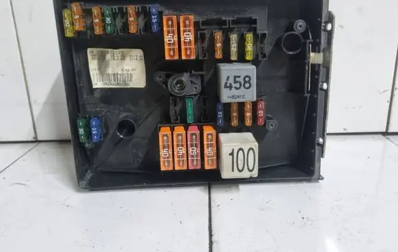 Volkswagen Jetta V Fuse module 1K0937125 017183071