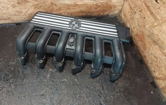 BMW 5 E39 Intake manifold 2246179 2246179D