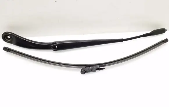 Mercedes-Benz CLA C117 X117 W117 Windshield/front glass wiper blade A1768200044