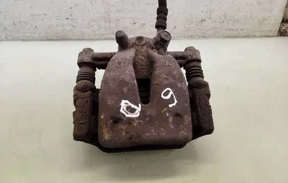 Toyota Corolla Verso E121 Rear brake caliper