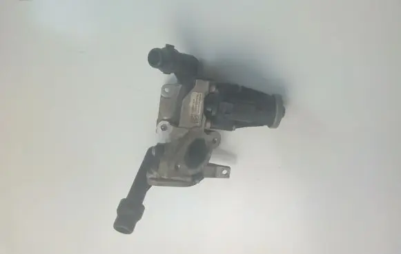 Jaguar XE EGR valve G4D39D475AA