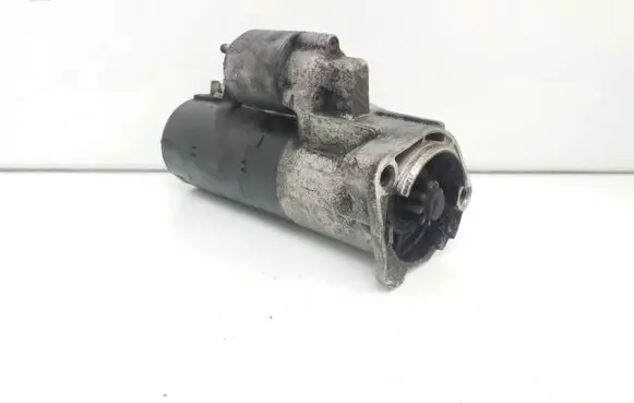Volkswagen PASSAT B5.5 Starter motor 068911024H