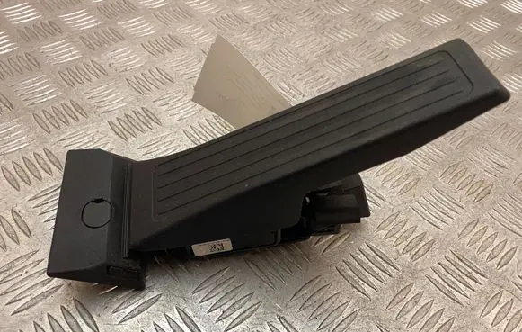 Hyundai Tucson IV NX4 Accelerator throttle pedal 32700N7100