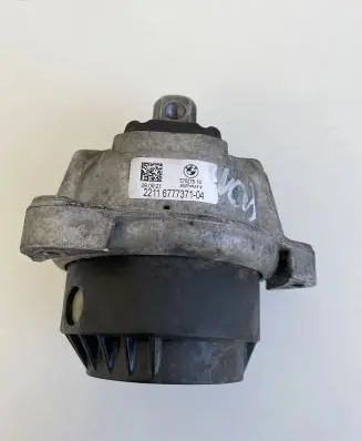BMW 7 F01 F02 F03 F04 Engine mount bracket 2211677737104