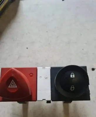 Renault Megane II Hazard light switch 8200109723 8200095493 8200107808
