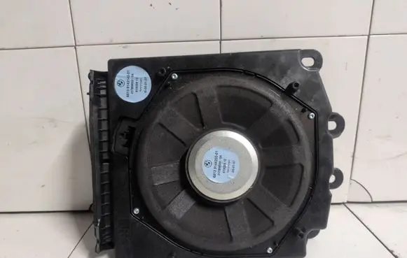 BMW 5 E60 E61 Subwoofer speaker 9144202 61928910 217BM089A