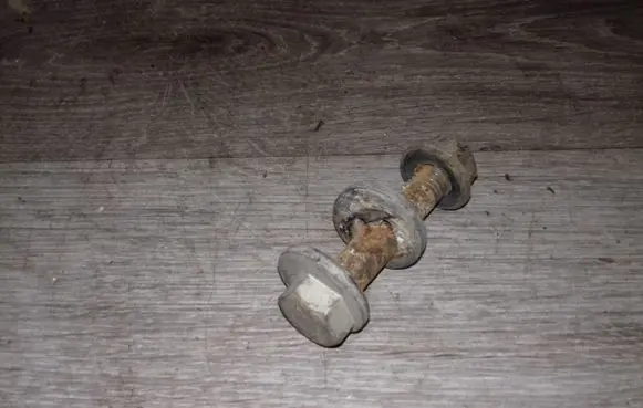Volvo XC70 Rear suspension camber bolt 