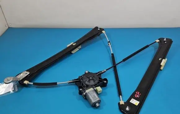 Volkswagen Tiguan Front door window regulator with motor 0130822077 IMPRK1553141