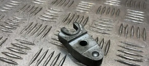 Audi Q7 4L Fuel Injector clamp holder 0592160