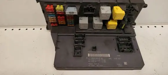 Mercedes-Benz Sprinter W906 SAM control unit A9069004700