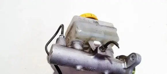 Subaru Legacy Master brake cylinder