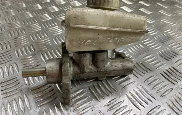 Master brake cylinder