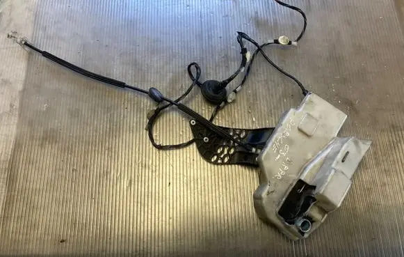 Porsche Cayenne (9PA) Front door lock 7L0837090