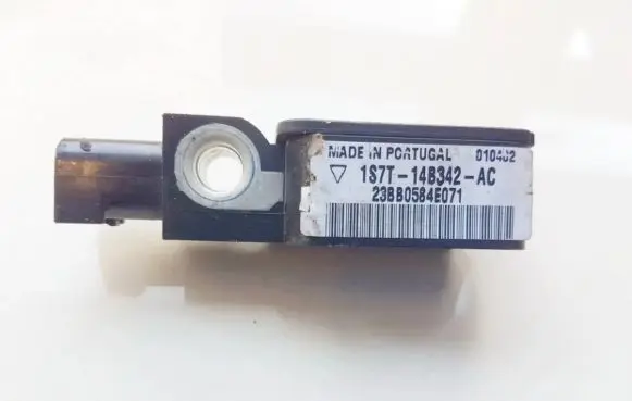 Ford Mondeo Mk III Airbag deployment crash/impact sensor 1s7t14b342ac 1s7t-14b342-ac