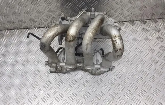 Nissan Primera Intake manifold