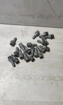 Dacia Duster II Nuts/bolts 