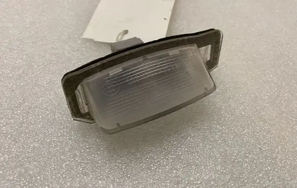 Mitsubishi Outlander Number plate light 1141283