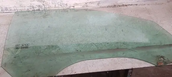 Ford S-MAX Front door window glass four-door 001025
