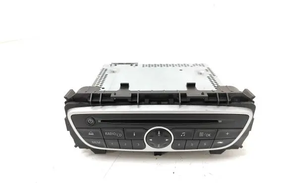 Renault Twingo II Radio/CD/DVD/GPS head unit 281150031R