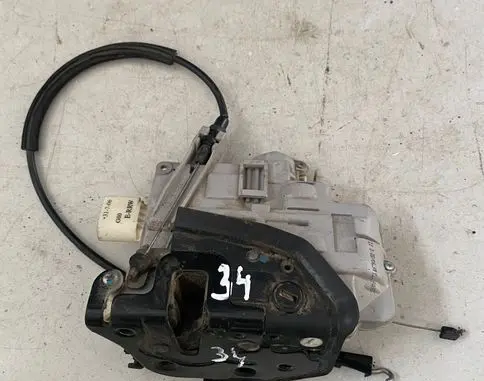 Seat Altea Rear door lock 5P0839012
