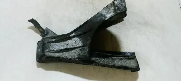 Audi A6 S6 C6 4F Engine mounting bracket 4f0199308p