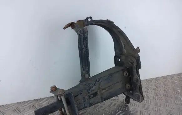 Radiator support slam panel bracket
