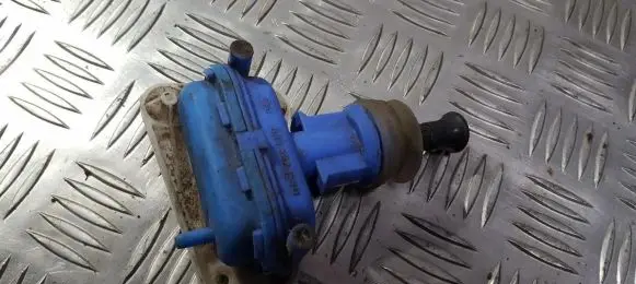 Audi 100 200 5000 C3 Central locking vacuum pump 893862153D