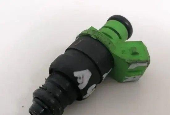 Audi A4 S4 B6 8E 8H Fuel injector 078133551BB