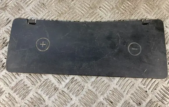 Audi A6 S6 C5 4B Battery box tray cover/lid 4B1819422