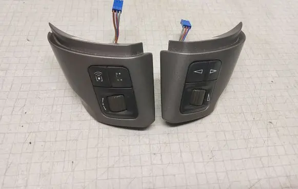 Opel Vectra C Steering wheel buttons/switches 88119804