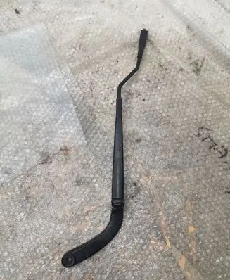 Ford Mustang VI Front wiper blade arm FR3B17B589