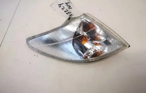 Mazda Premacy Front indicator light 107d033 107-d033