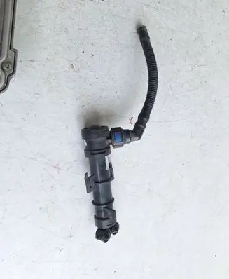 Volkswagen Caddy Windshield washer spray nozzle 2K5955966 17022016 01749