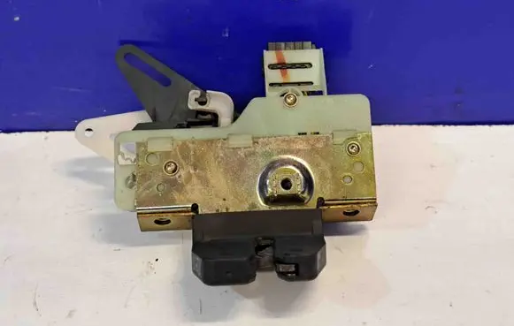 Tailgate/trunk/boot lock/catch/latch