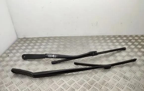 BMW 5 F10 F11 Front wiper blade arm 7182394 7182459