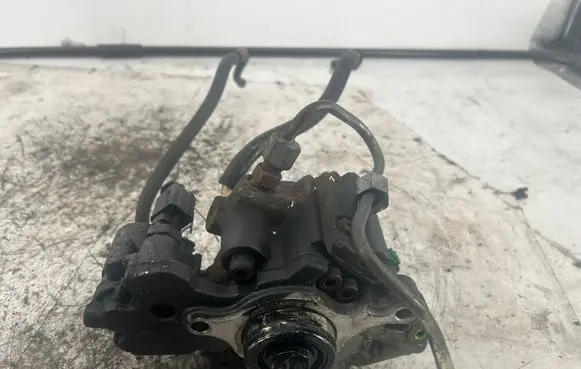 Citroen DS5 Fuel injection high pressure pump 9424A050A 9687959180
