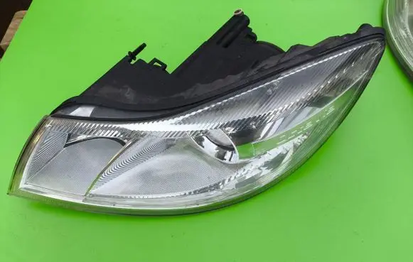 Skoda Octavia Mk2 (1Z) Headlight/headlamp 1Z2941015F 24705203000064 1LL24705203