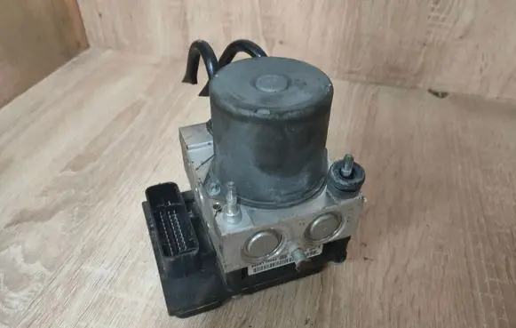 Audi A4 S4 B7 8E 8H ABS Pump 0265950474 8E0910517D