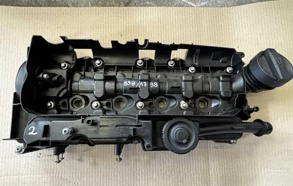 BMW X4 F26 Rocker cam cover 8581798 15265812 PA66GF35