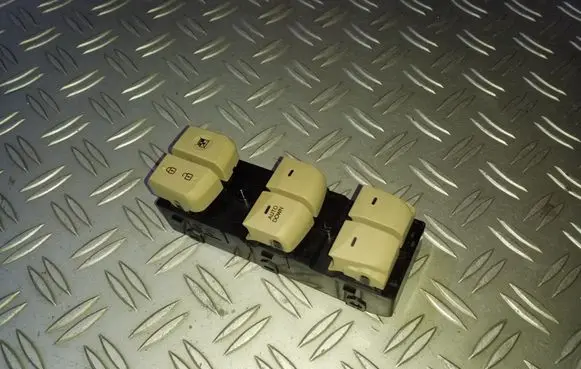 Hyundai Elantra Electric window control switch 935703X030YDA 202009646