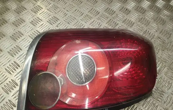 Toyota Avensis T250 Rear/tail lights PY21W