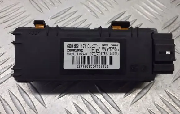 Volkswagen Polo IV 9N3 Alarm control unit/module 6Q0951171C